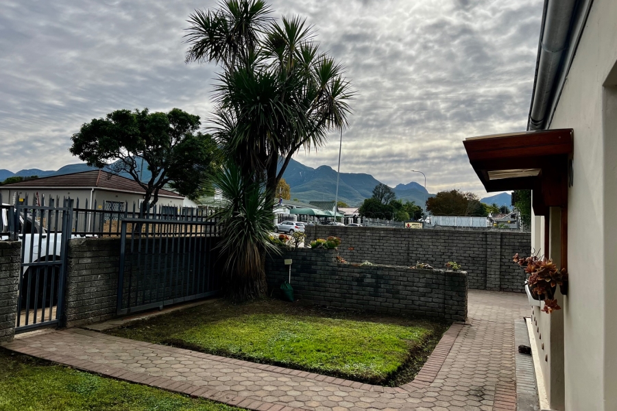 6 Bedroom Property for Sale in George Central Western Cape